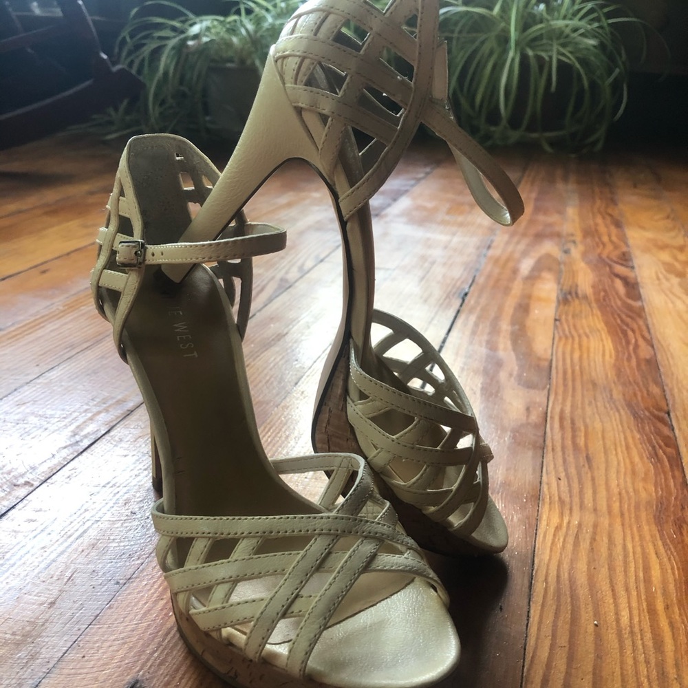 New Nine West Leather Sandals size 5.5